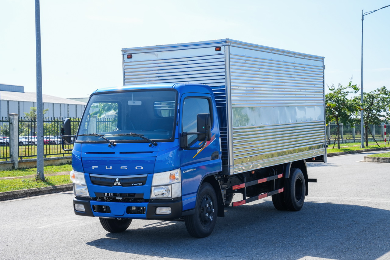 Fuso Canter TF4.9 tải 1.9 tấn